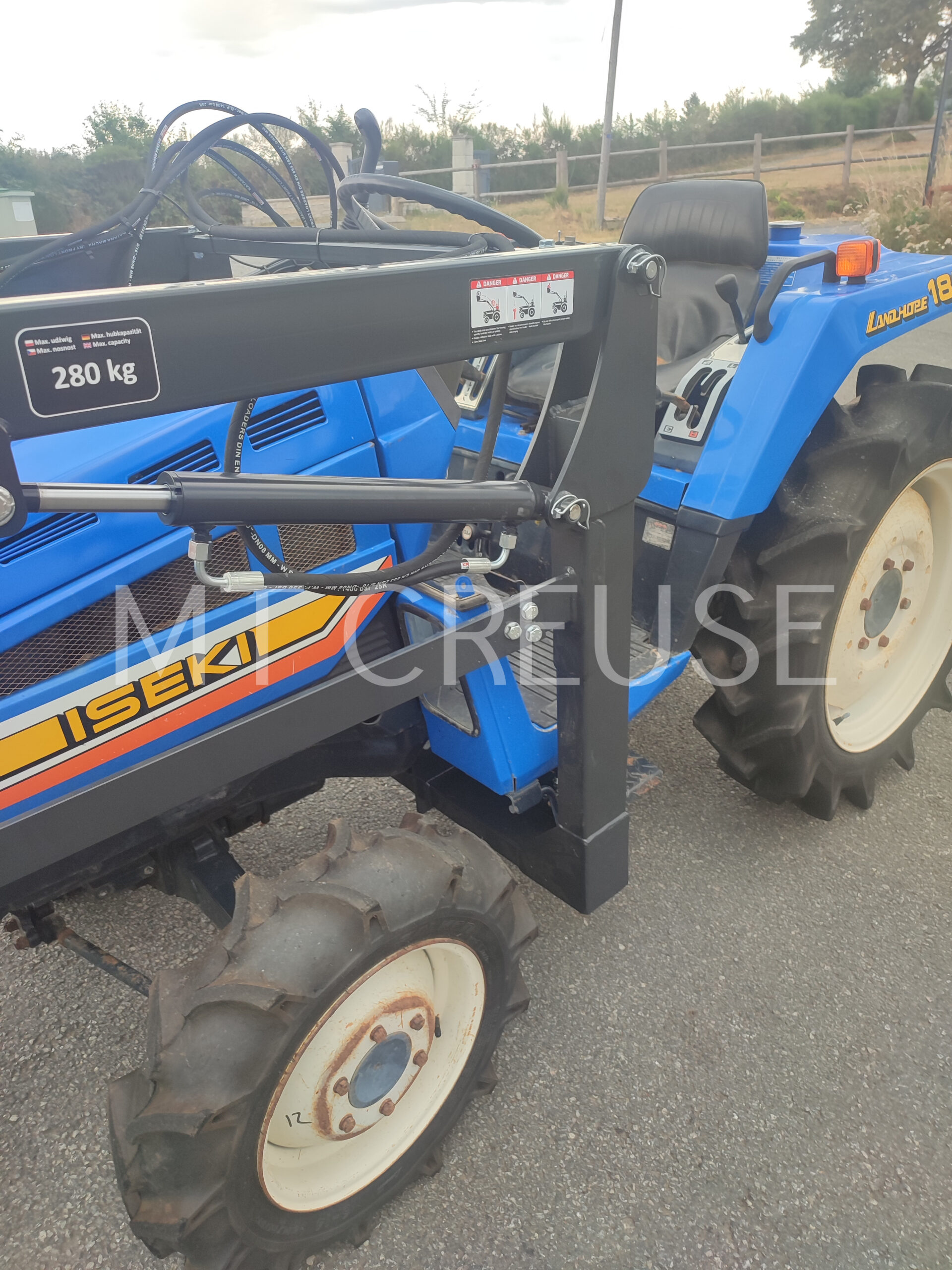 Iseki TU185 D/A (970h) (2605) + chargeur godet croco NEUF – Image 6