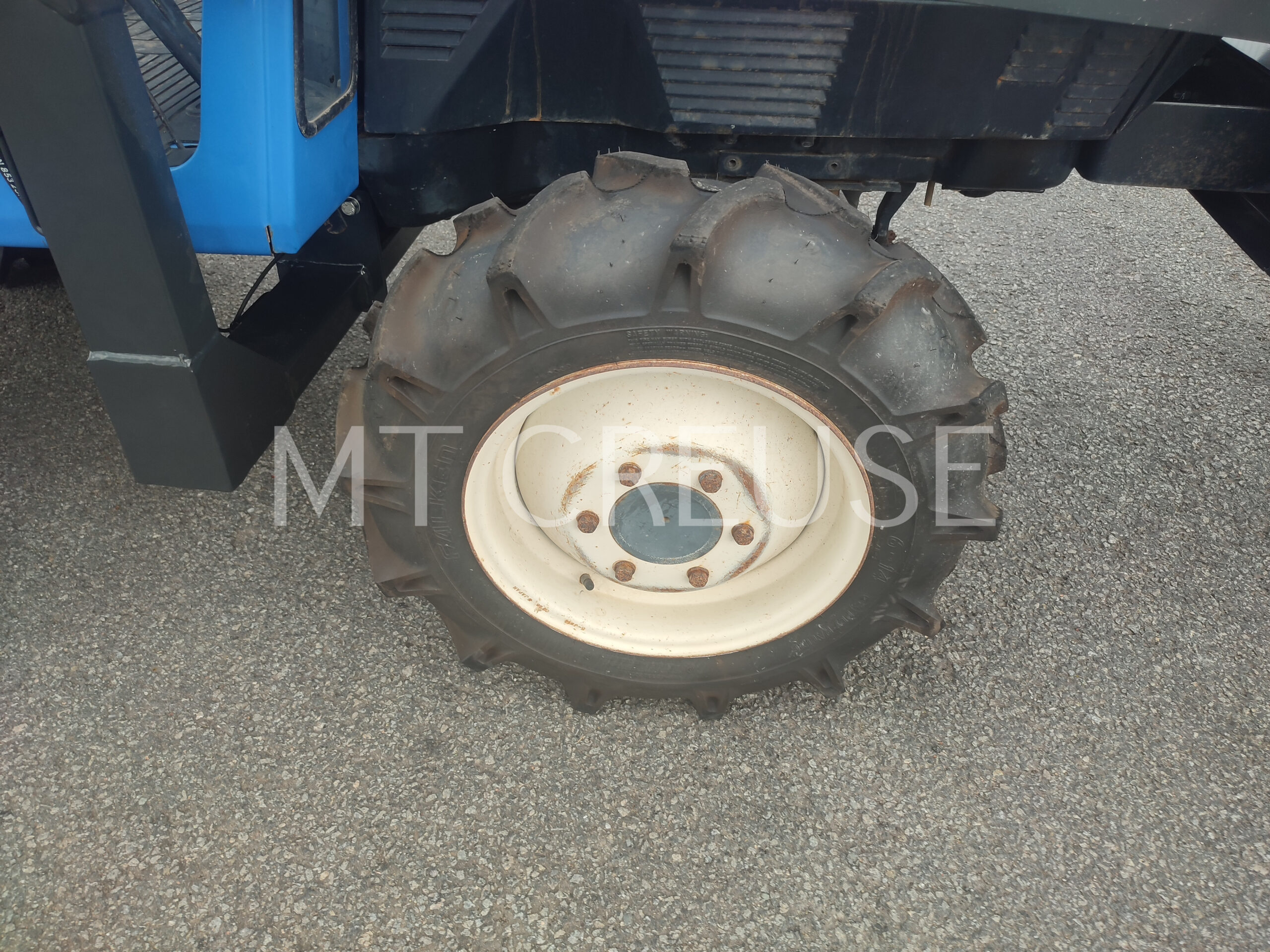 Iseki TU185 D/A (970h) (2605) + chargeur godet croco NEUF – Image 8