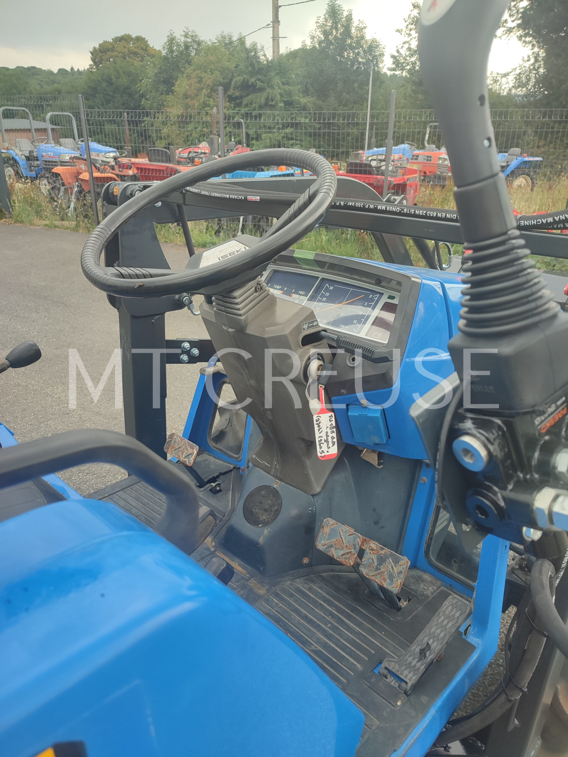 Iseki TU185 D/A (970h) (2605) + chargeur godet croco NEUF – Image 10