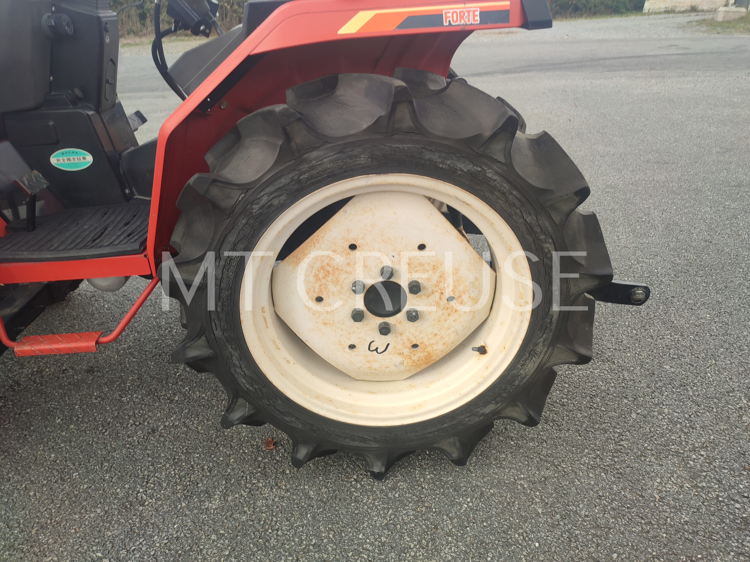 Yanmar F175 (570h) (2608) + chargeur godet croco NEUF – Image 2