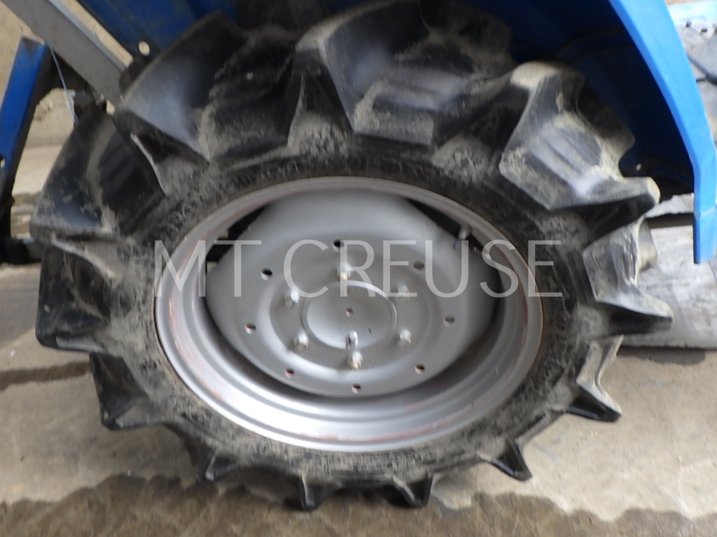 Iseki TA210 D/A (598h) (2609) + chargeur godet croco NEUF – Image 6